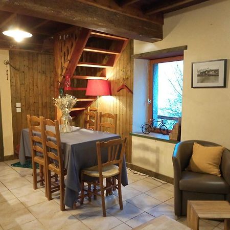 Gites Des Esselards Yzeron Exterior photo