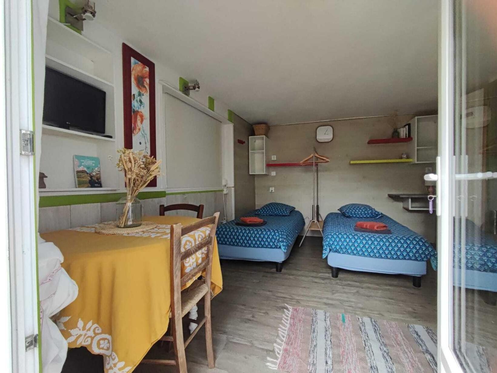 Gites Des Esselards Yzeron Room photo